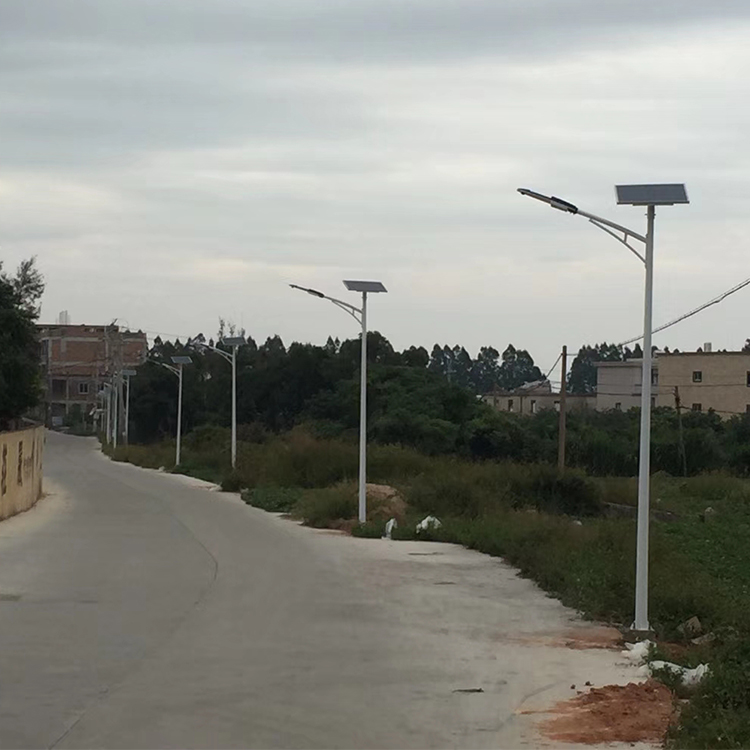 Standard height design galvanized 6M street light pole with arms