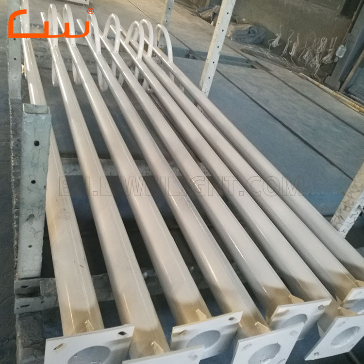 Standard height design galvanized 6M street light pole with arms